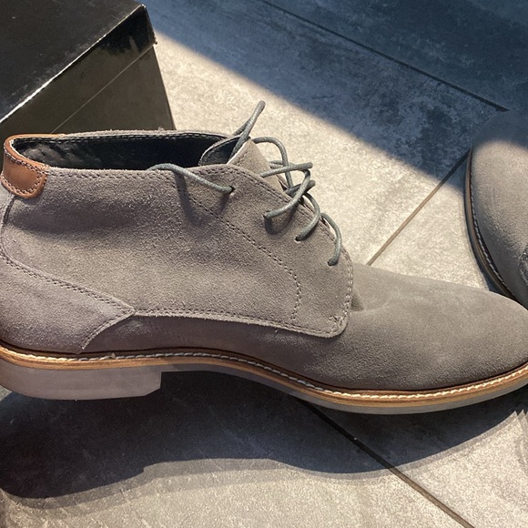 NWT B2 by Browns Grey Suede Shoes - Picture 5 of 13